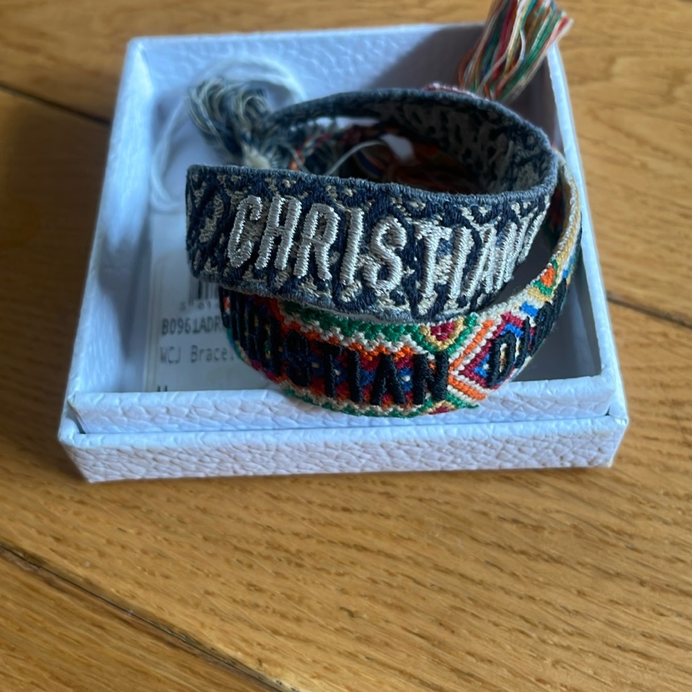 Christian Dior Friendship Bracelet Set
Navy Blue Dior Oblique Embroidery